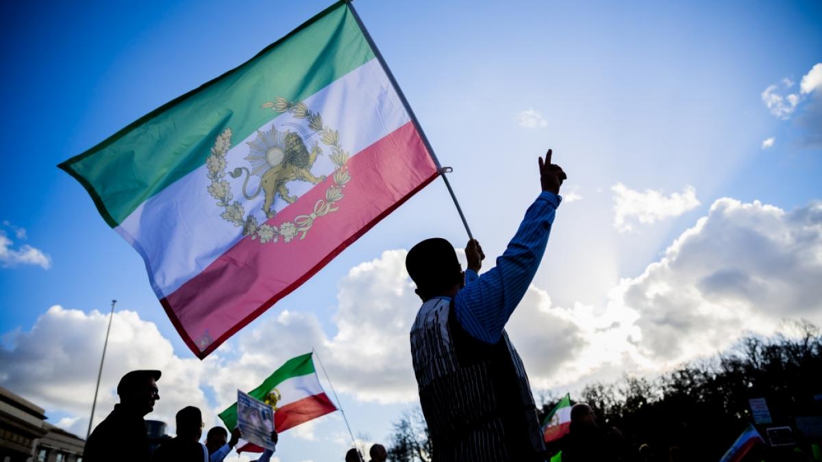 Demonstrierende im Iran sollen einer Forderung der konservativen Mehrheit im Parlament zufolge h&auml;rter bestraft werden - die Forderungen reichen bis zur Todesstrafe. (Foto)