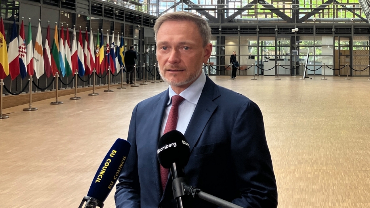 Christian Lindner spricht vor Medienvertretern. (Foto)