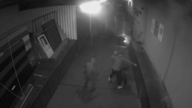 Nach der Attacke auf den AfD-Politiker Magnitz hat die Polizei ein Tatvideo veröffentlicht.