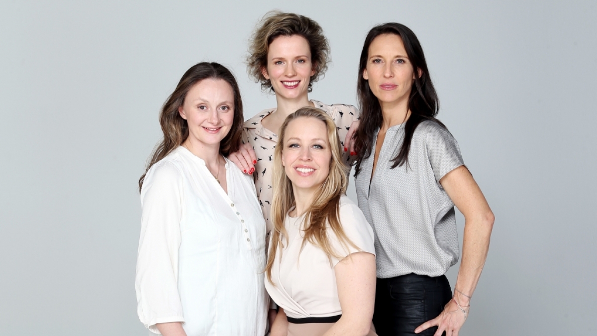 Die "Vorstadtweiber"&nbsp;Adina Vetter (hinten), Gerti Drassl (l), Nina Proll (vorne) und Maria K&ouml;stlinger hat die ARD aus dem Programm genommen. (Foto)