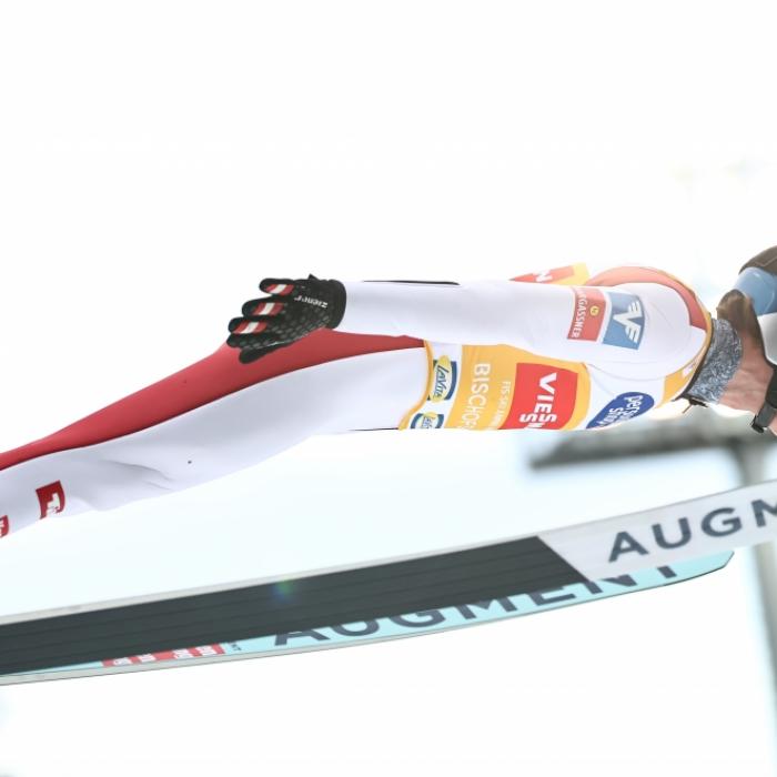 Österreicher Tschofenig fliegt zum Sieg
