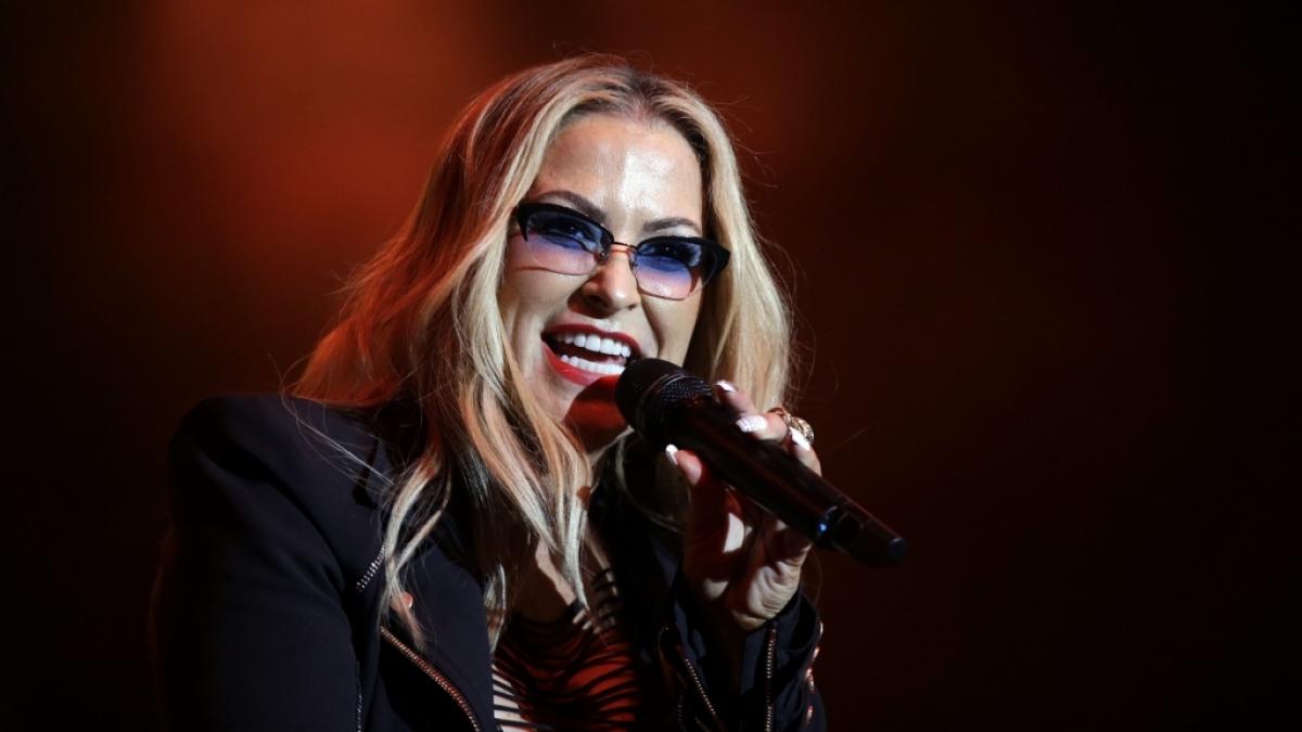 Anastacia singt auf einem Konzert. (Foto)