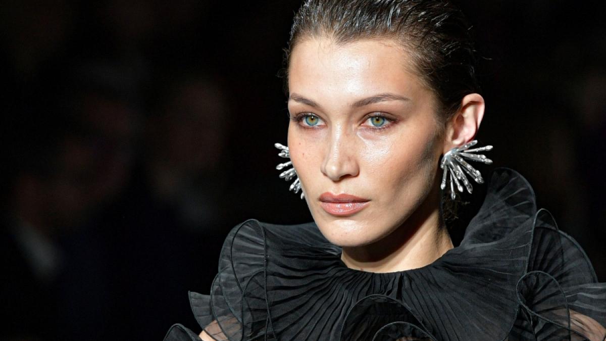 Bella Hadid wird zum Pegasus-Zentaur. (Foto)