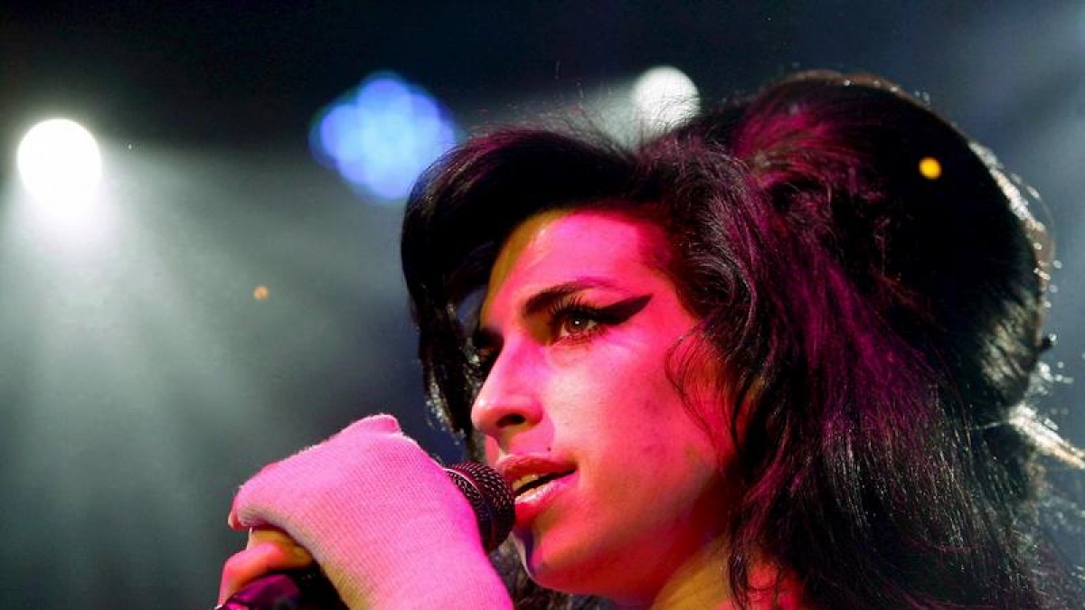 Rekordpreis für Kleid von Amy Winehouse (Foto)