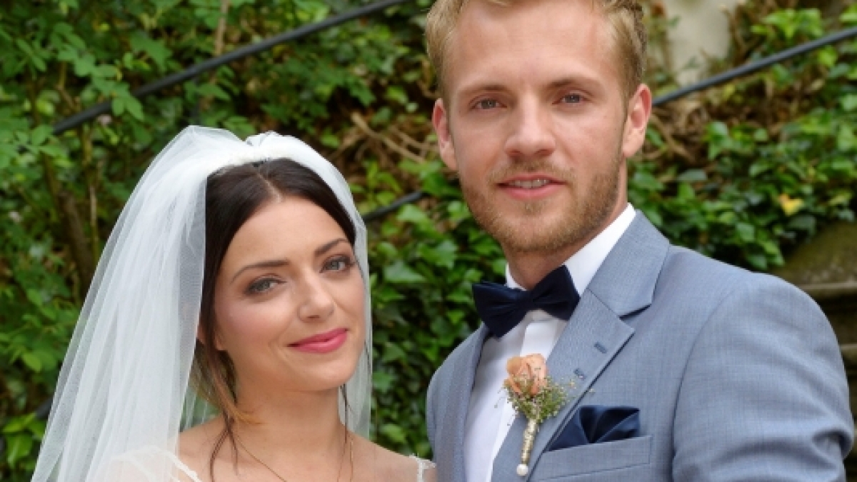 Anne Menden in ihrem traumhaften Kleid. (Foto)