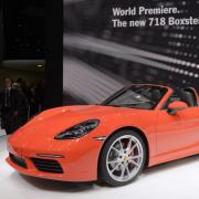 Ein Porsche 718 Boxster S bei der Internationalen Motor-Show in Genf, Schweiz. (Symbolbild)