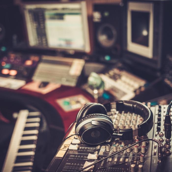 Todesursache unklar! DJ mit nur 47 Jahren gestorben
