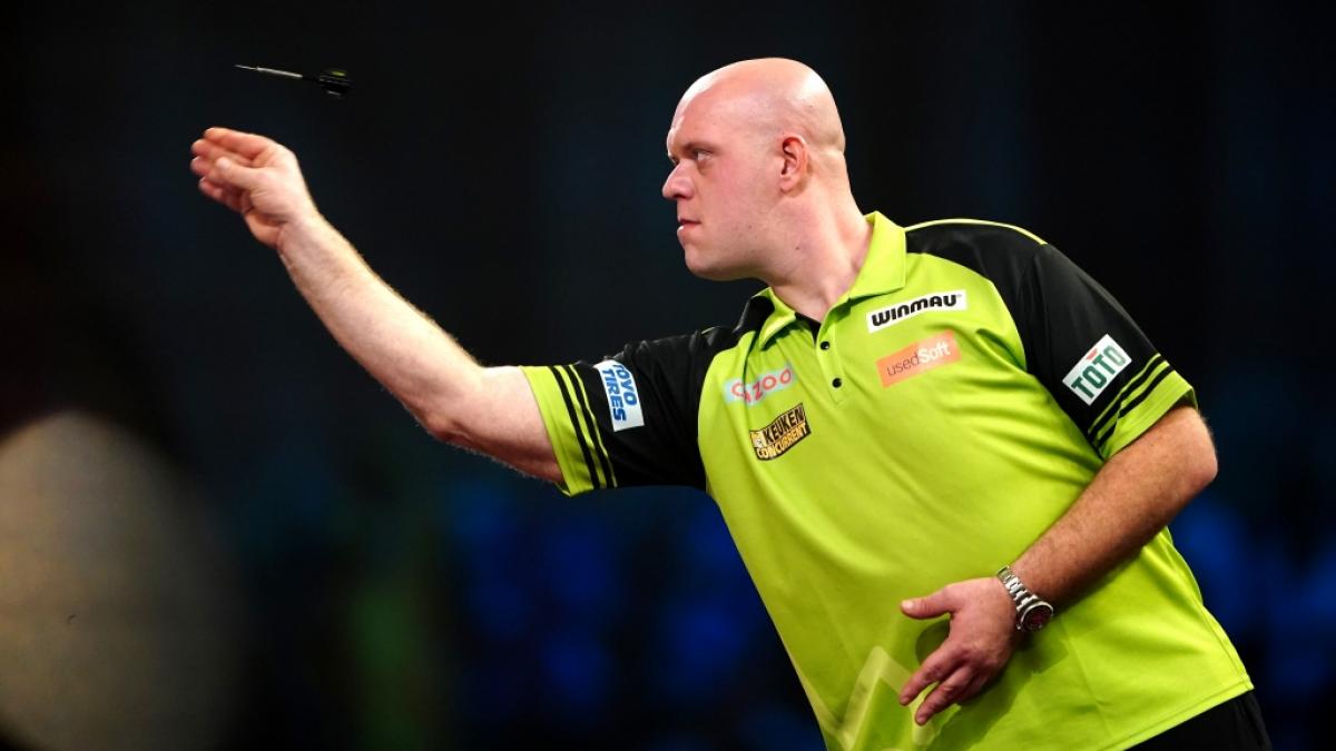 Michael van Gerwen hat nach seinem Tagessieg in Dublin den Spitzenplatz der Darts-Premier-League-Tabelle &uuml;bernommen. (Foto)