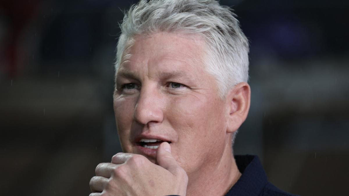 Bastian Schweinsteiger (42) ist f&uuml;r seinen guten Geschmack bekannt. Im Netz zeigt sich der Ex-Kicker nun in einem ungewohnten Anblick. (Foto)