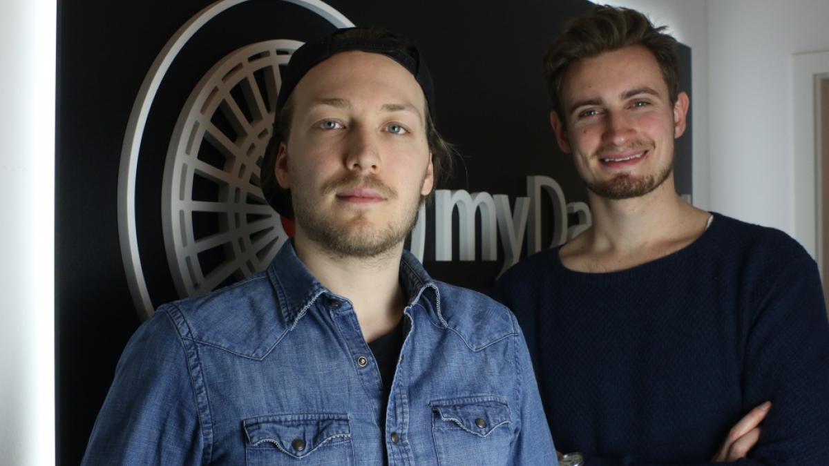 Lukas Haas und Timm Bange, die Gr&uuml;nder von myDartpfeil, sind selbst seit Jahren gl&uuml;hende Darts-Fans und haben n&uuml;tzliche Tipps f&uuml;r alle, die selbst die Welt des Pfeilesports entdecken wollen. (Foto)