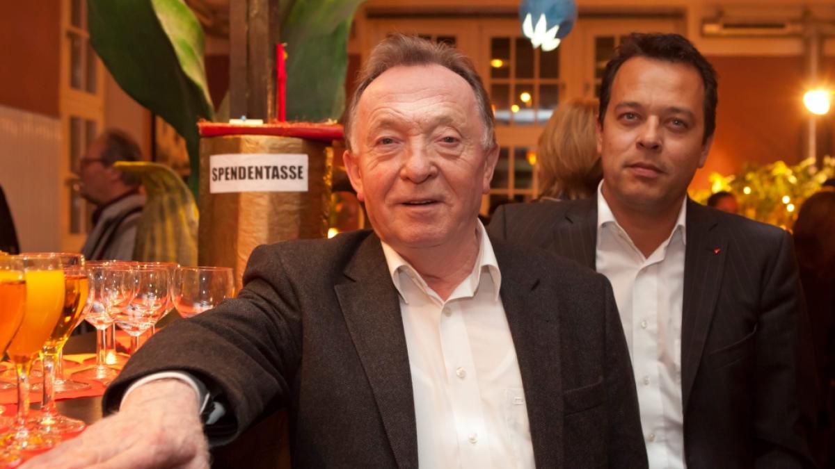 Peter Sodann und sein Sohn Franz Sodann bei einem Neujahrsempfang von Die Linke. (Foto)
