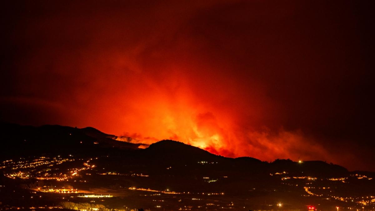 Der Waldbrand auf der bei Urlaubern beliebten Kanaren-Insel Teneriffa ist weiter au&szlig;er Kontrolle. (Foto)