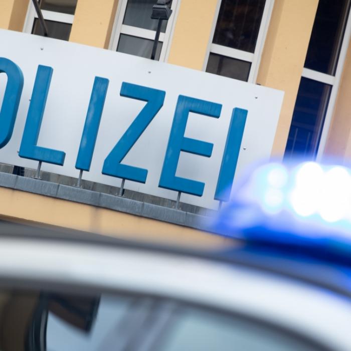 Leichen in ausgebranntem Pkw entdeckt - Vater soll Kinder getötet haben