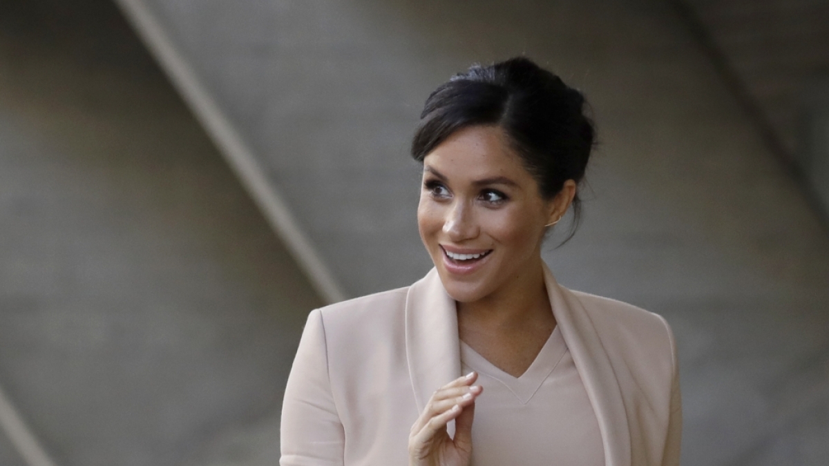 Herzogin Meghan sorgt mal wieder f&uuml;r Schlagzeilen - dieses Mal mit ihrer Nase! (Foto)