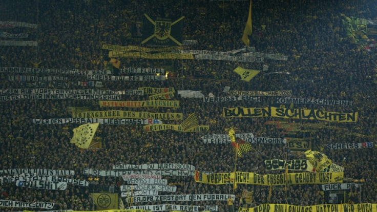 Bei dem Spiel zwischen RB Leipzig und Dortmund kam es zu Attacken auf RB-Fans.