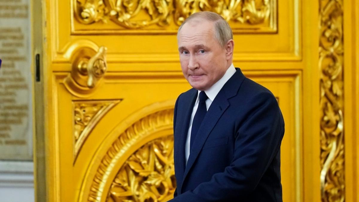 Top-&Auml;rzte analysierten Putins Zitter-Auftritt. (Foto)