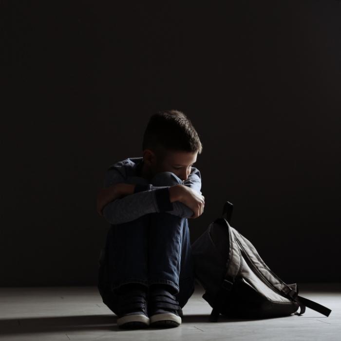 Er aß Krümel vom Boden! Ex-Polizist tötet autistischen Sohn