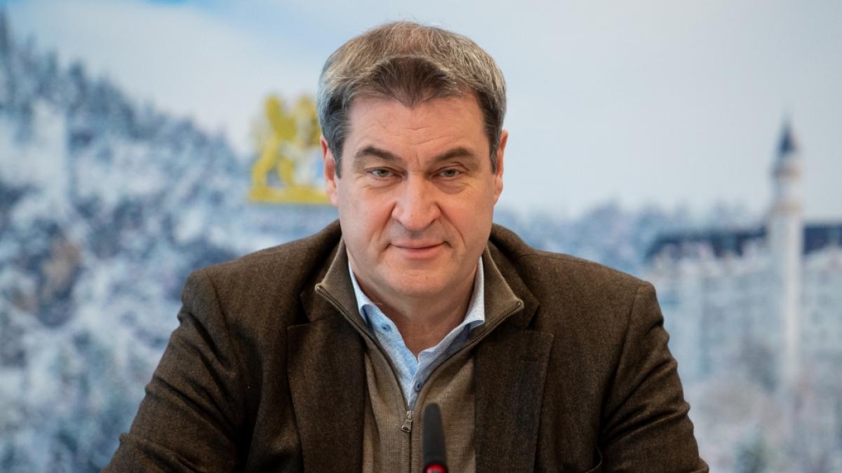 Auf Instagram und Facebook postete Markus S&ouml;der ein Foto von seinem Mittagessen - und erntete Spott. (Foto)