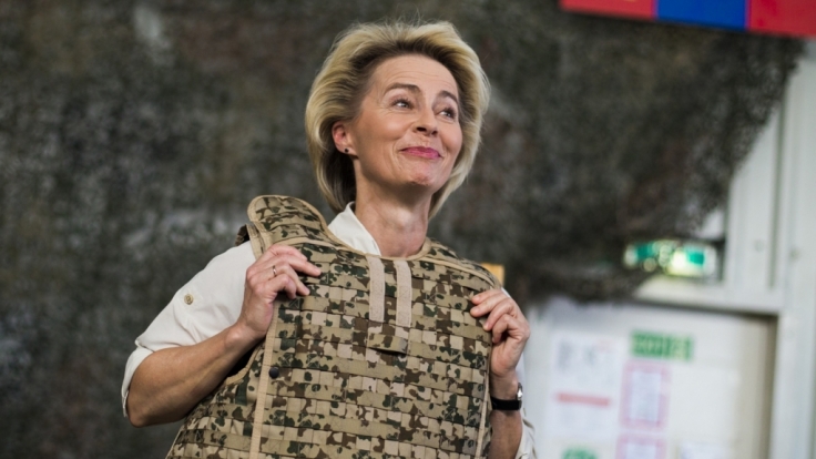 Ursula von der Leyen hat ihren Rücktritt als Bundesverteidigungsministerin angekündigt.