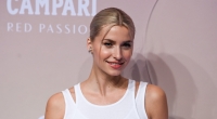 Model Lena Gercke sorgt mit Nippelblitzern für Aufsehen.