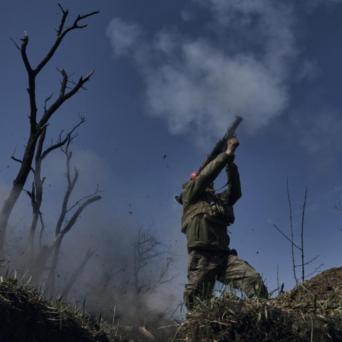 Einzelner Ukrainer befreit Truppe! Er kämpft im Alleingang gegen Russen