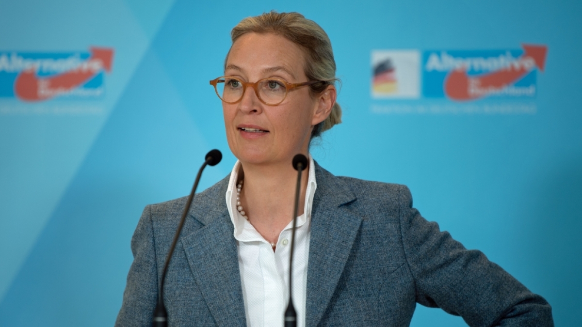 Alice Weidel, Bundessprecherin der AfD, spricht w&auml;hrend des AfD-Landesparteitags zu Parteimitgliedern. (Foto)