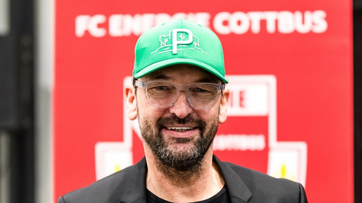 Claus-Dieter Wollitz tr&auml;gt den Spitznamen "Pele" und ist Kult-Trainer beim FC Energie Cottbus. (Foto)