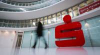 Über gefälschte Seiten und mit fiesen Viren legen Betrüger Kunden der Sparkasse herein.