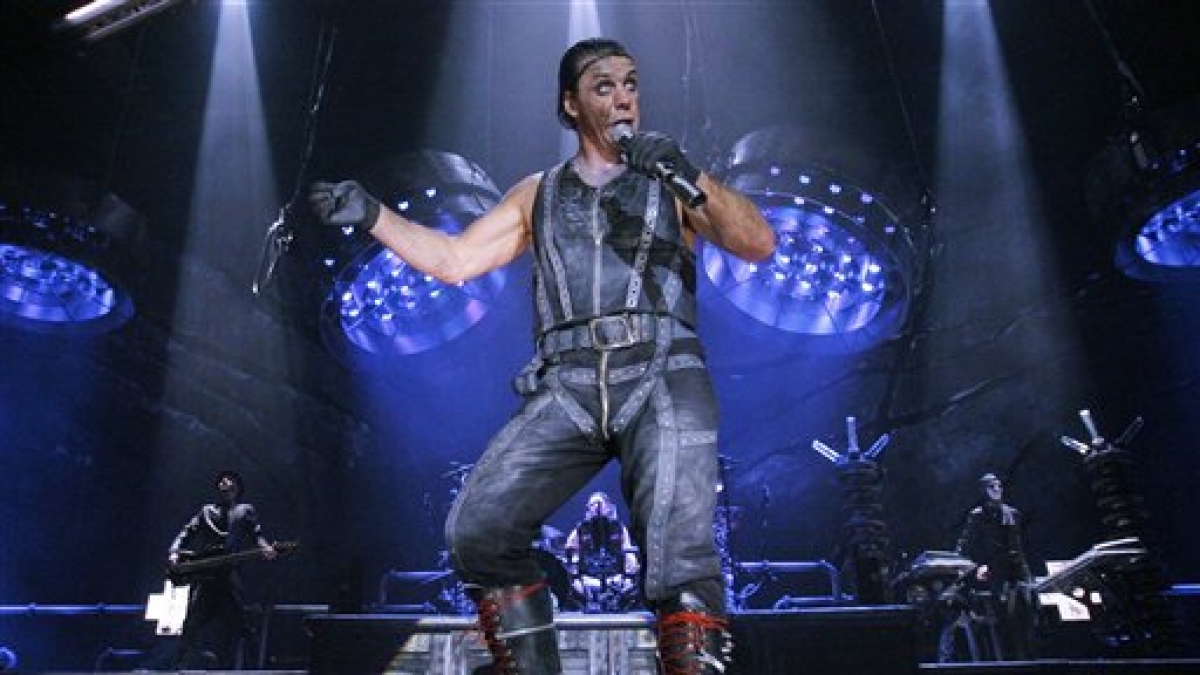 Nach zehn Jahren gaben Rammstein wieder ein Konzert in den USA. (Foto)