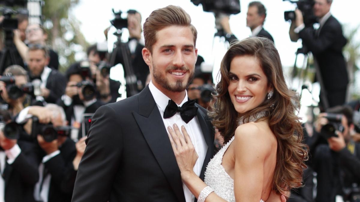 Fu&szlig;baller Kevin Trapp hatte wohl Yoga-Unterricht bei seiner Freundin Izabel Goulart. (Foto)