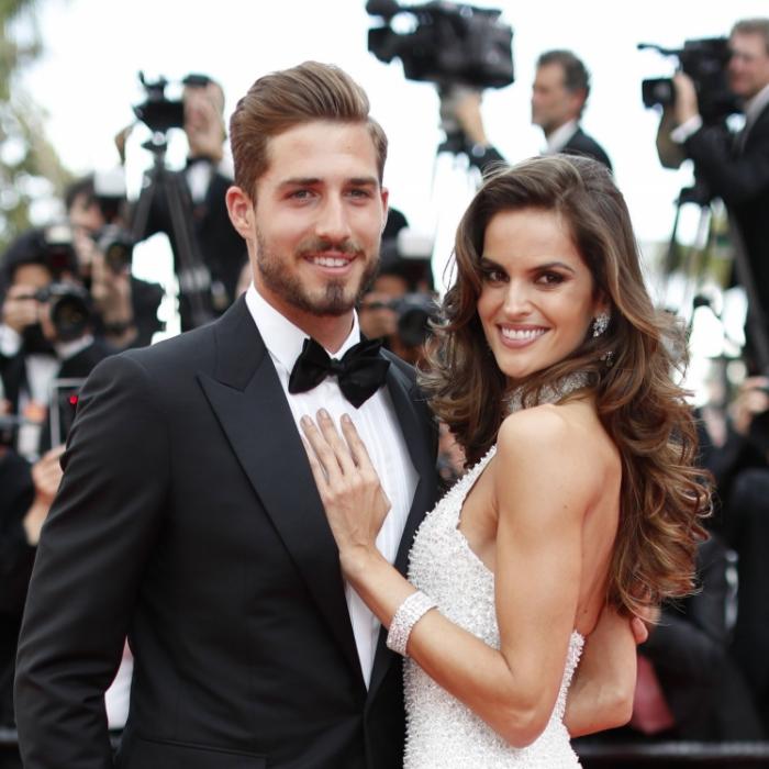 Sexy Yoga statt Fußball! Eintracht-Star macht Freundin Izabel Goulart nach