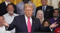Donald Trump blamiert sich mit Rede.