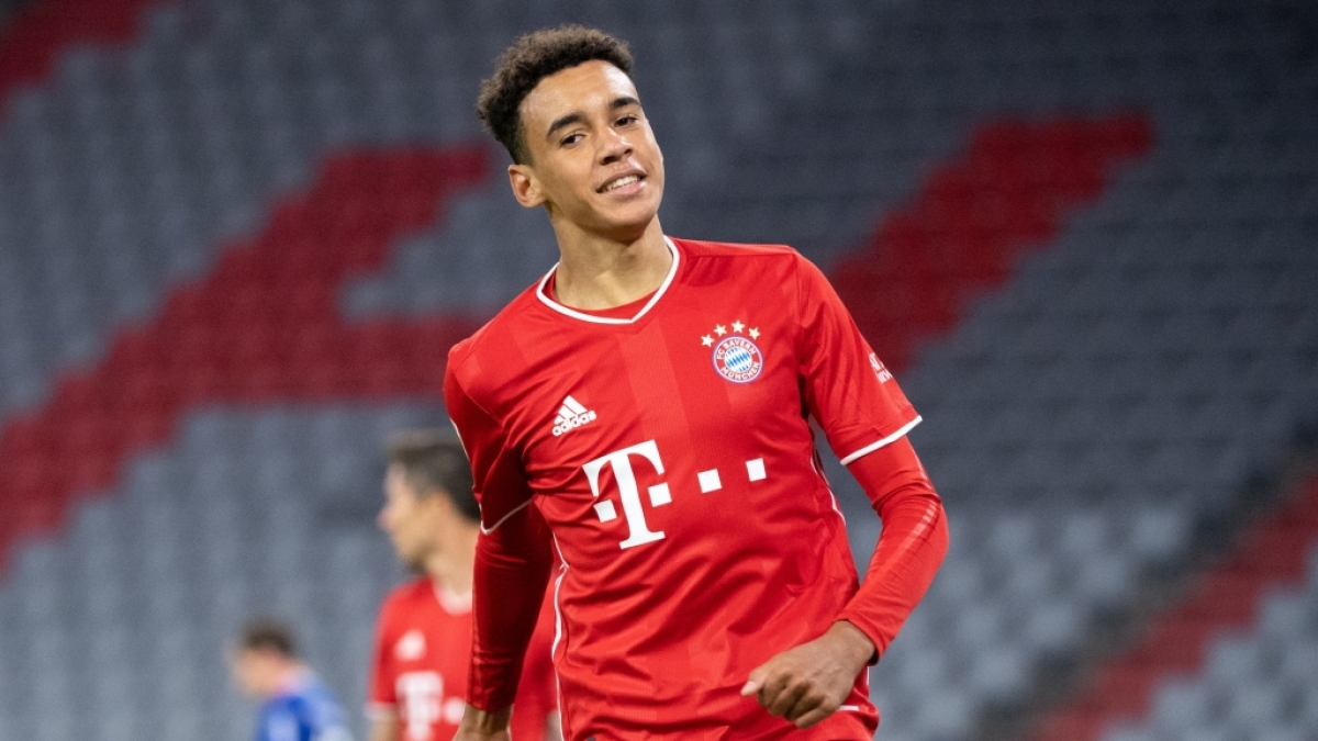 So lebt Jamal Musiala vom FC Bayern M&uuml;nchen abseits des Fu&szlig;ballrasens. (Foto)