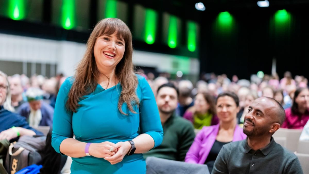 Die Pfunde sind gepurzelt: Ricarda Lang begeistert ihre Fans mit einem Vorher-Nachher-Vergleich auf Instagram. (Foto)