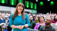 Die Pfunde sind gepurzelt: Ricarda Lang begeistert ihre Fans mit einem Vorher-Nachher-Vergleich auf Instagram.