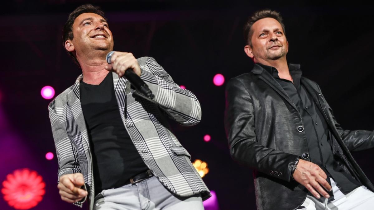 Schwere Zeiten f&uuml;r das Schlager-Duo "Fantasy": S&auml;nger Martin Hein (re.), hier mit seinem Mitstreiter Fredi Malinowski, trauert um seinen Bruder, der mit nur 37 Jahren verstorben ist. (Foto)