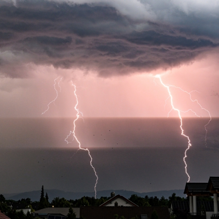 Main-Tauber-Kreis - Drohendes Gewitter - DWD warnt vor Unwetter
