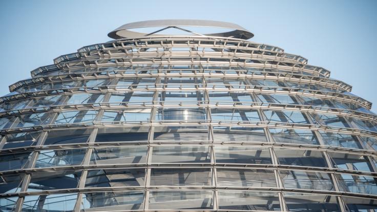 Corona-Alarm im Bundestag! Erster Abgeordneter positiv auf Corona getestet.
