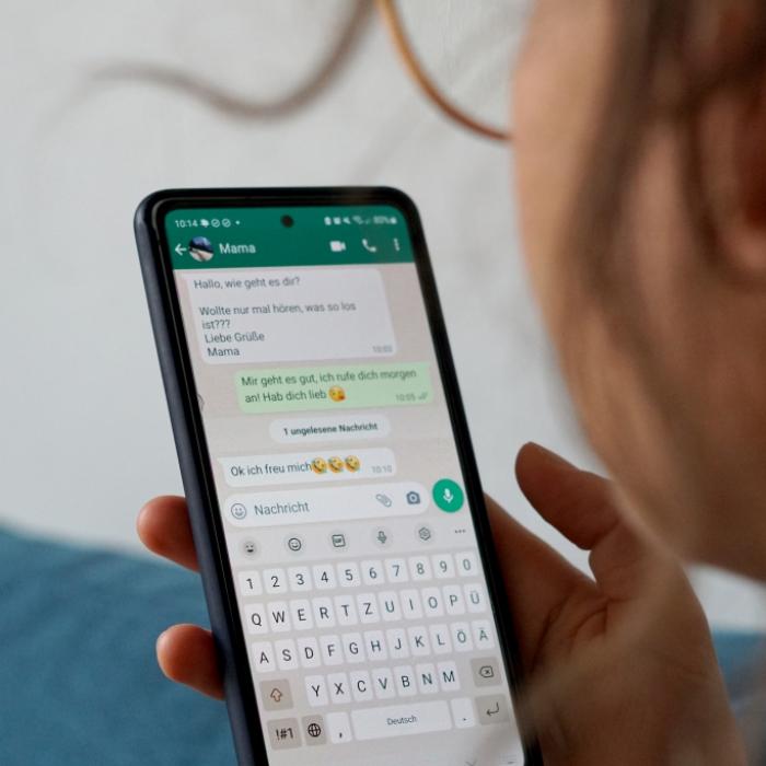 WhatsApp fügt ein neues Sicherheits-Feature hinzu, das vor unerwünschten Nachrichten schützen soll.