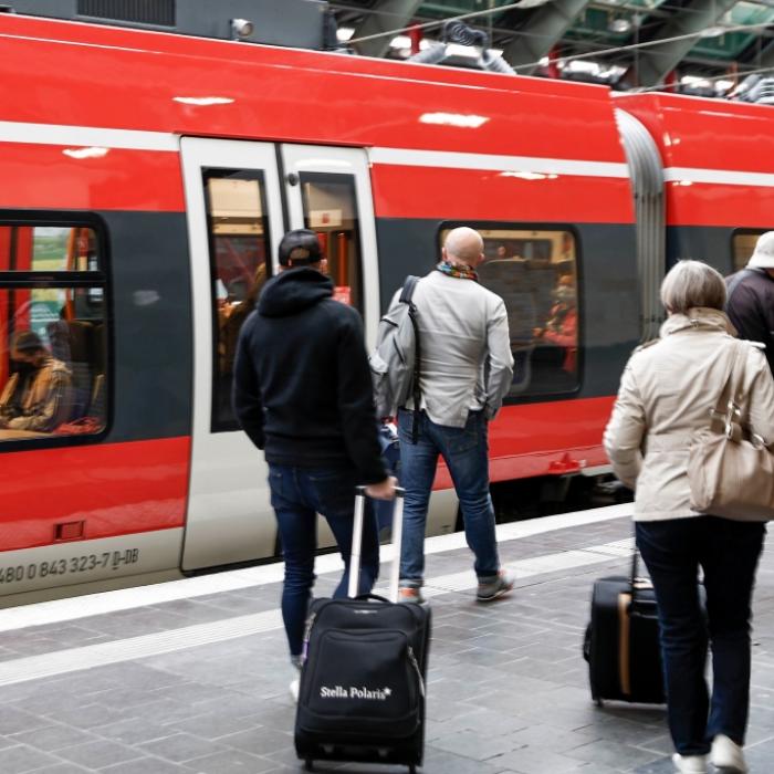 Bußgeld, volle Züge! Diese Fallen drohen beim Schnäppchen-Ticket