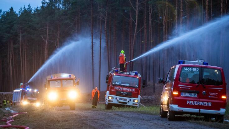 Die Feuerwehr ist mit einem Großaufgebot im Einsatz.