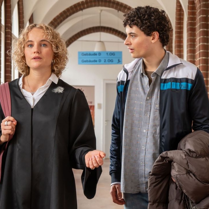Wiederholung von Folge 4 im TV und online