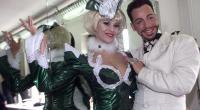 So sah der Modeschöpfer beispielsweise 2001 - also vor 16 Jahren - aus, als er mit Michael Prinz von Preußen und Model Ariane Sommer die Korken knallen ließ