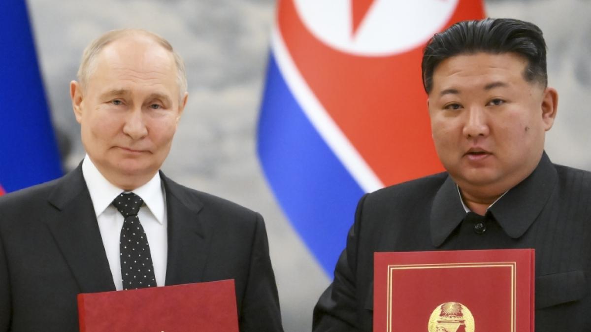 Wladimir Putin (links) bekommt neue Soldaten von Wladimir Putin. (Foto)