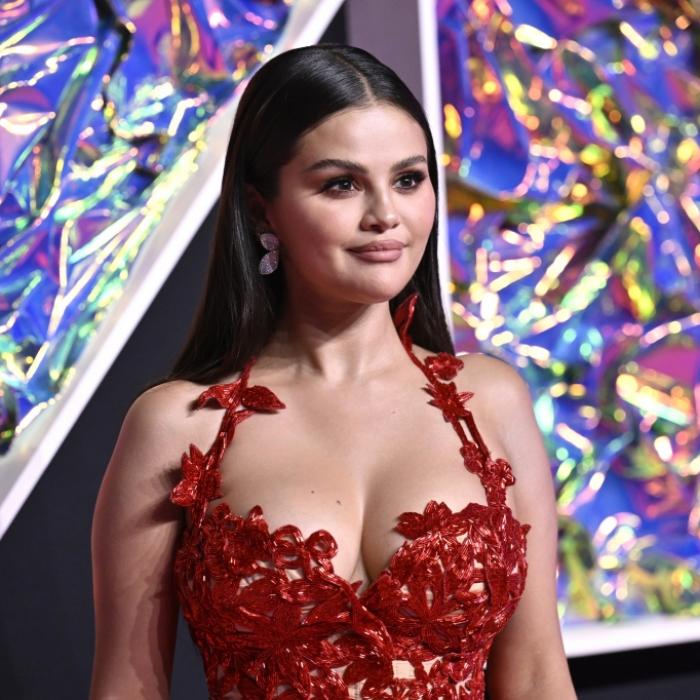 Selena Gomez in Lästerlaune, Beckenbauer-Beerdigung, James Morrison trauert um Frau