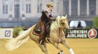 Gina Maria Schumacher ehrte ihren Vater bei einem Reitturnier.