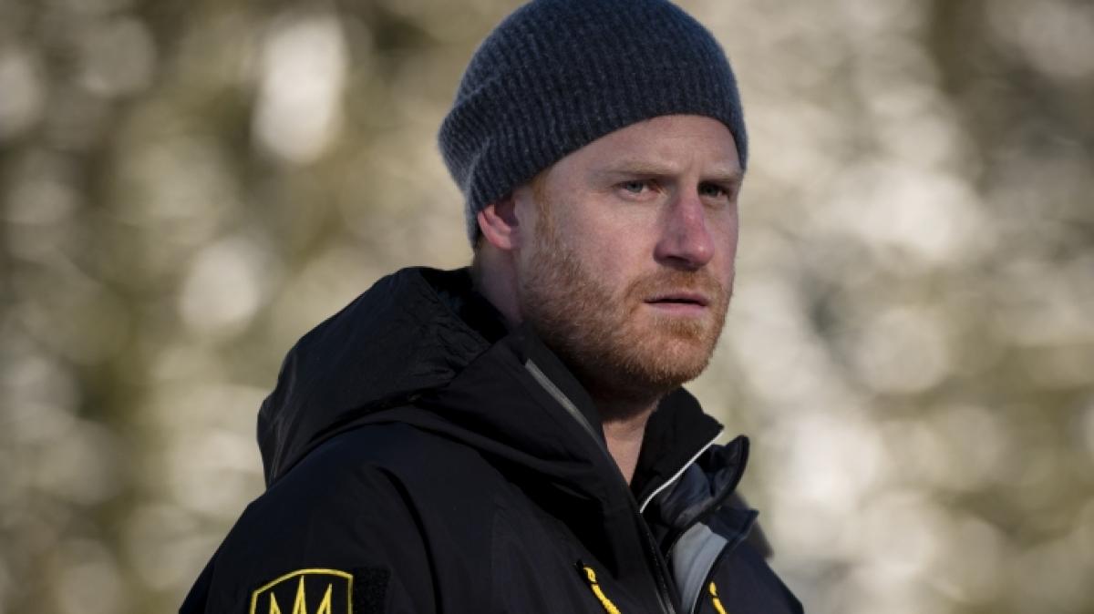 Prinz Harry wurde von Ehefrau Meghan Markle in Kanada allein gelassen - die K&ouml;rpersprache des K&ouml;nigssohnes zeigt, was die Trennung mit ihm macht. (Foto)