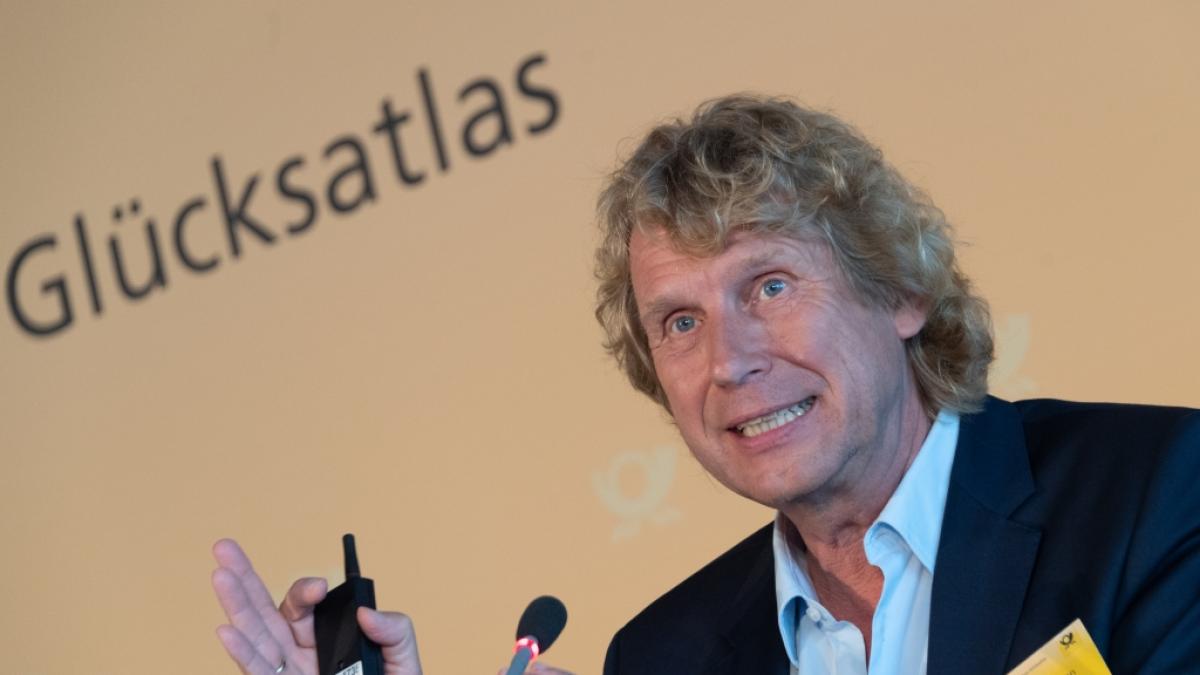 Rentenpapst Bernd Raffelh&uuml;schen schl&auml;gt Alarm. (Foto)