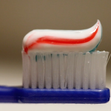 Krebserregend? Jede 3. Zahncreme schmiert im Test ab