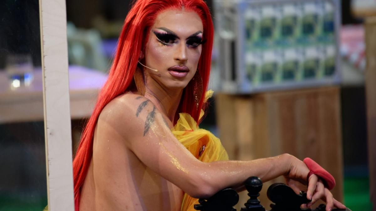 Katy B&auml;hm aliasBurak Bildik bei der SAT1 Show "Promi Big Brother 2020" (Foto)